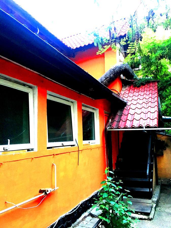 Apelsin Hostel Almaty Exterior photo